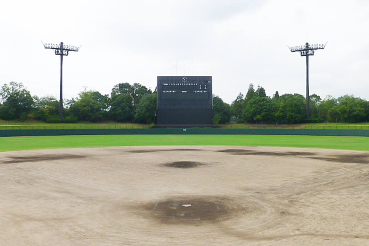 豊田市運動公園野球場