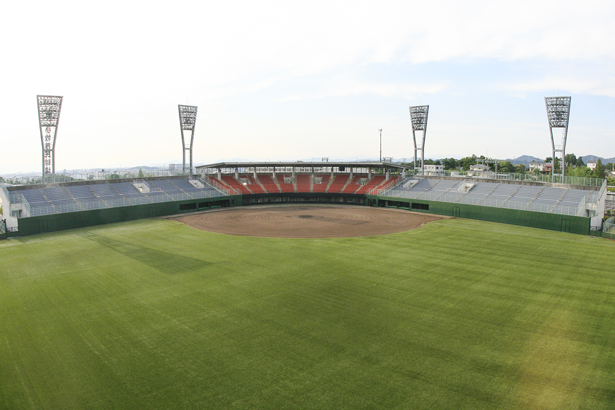 小牧市総合運動場野球場